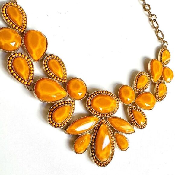 Yellow and gold tone statement necklace - Picture 4 of 8
